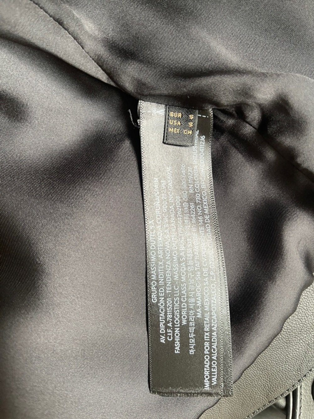 MASSIMO DUTTI Cropped Nappa Leather Trench Coat in Black - Picture 7 of 8